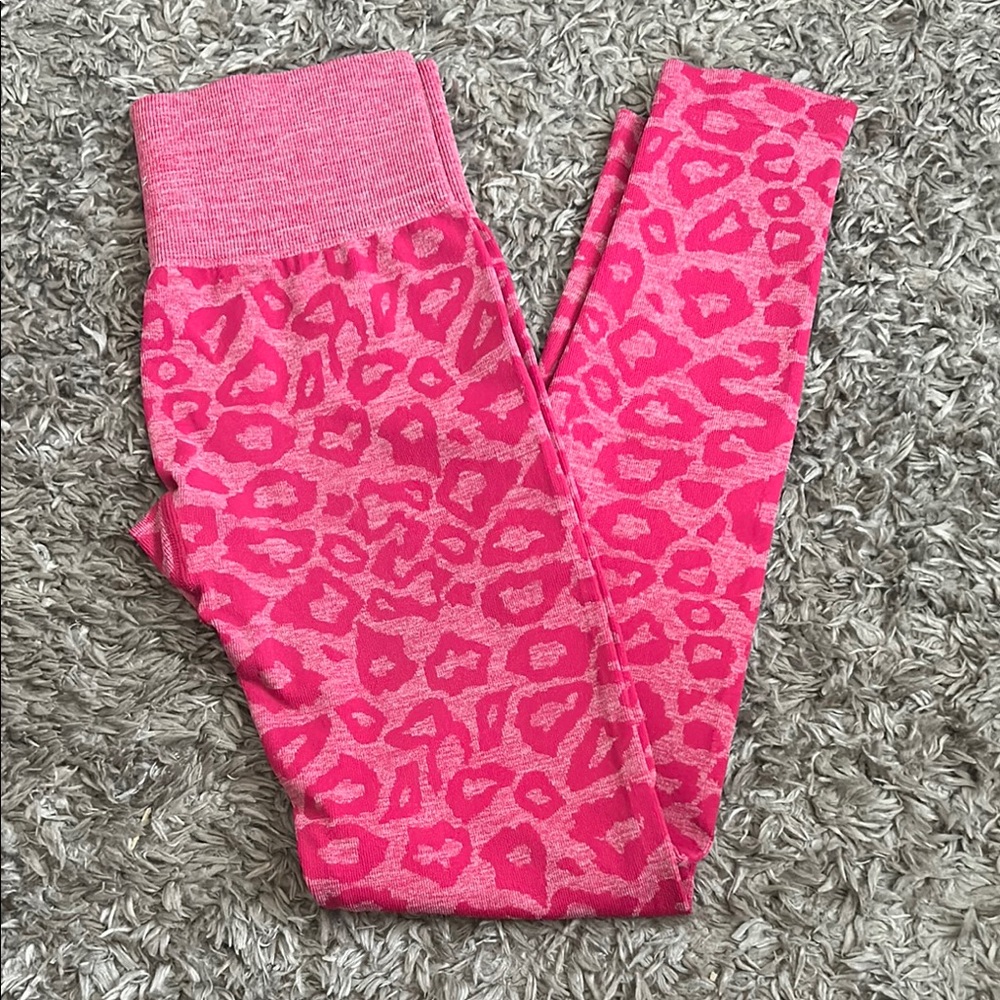 Vibrant Pink Leopard Pattern Leggings